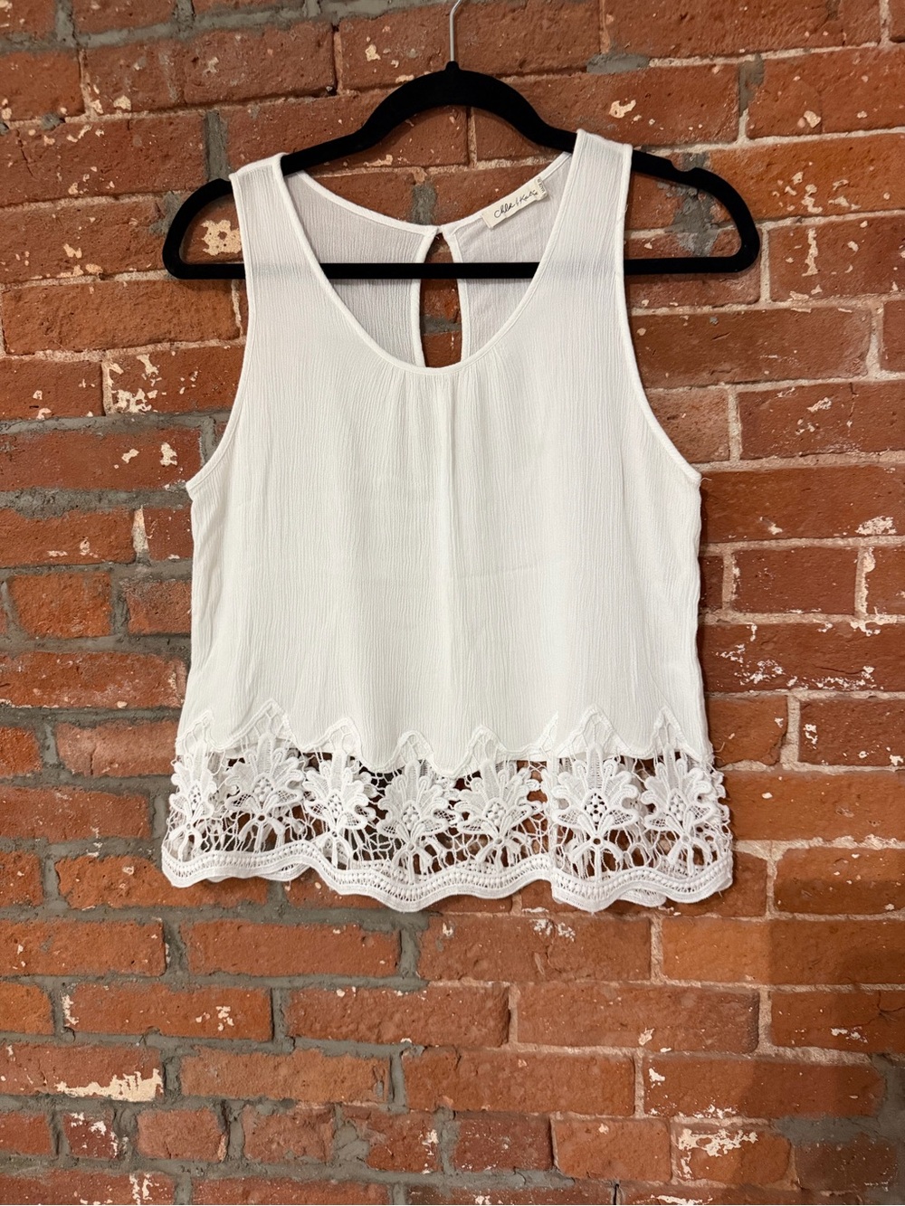 Chloe & Katie White Crochet-Trim Sleeveless Tank